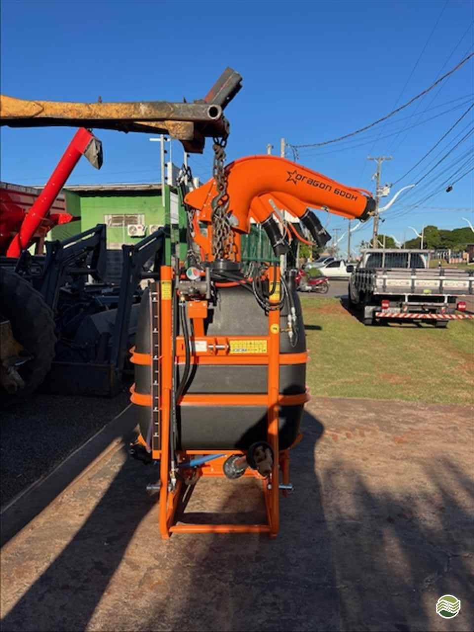 PULVERIZADOR JACTO JACTO CANHAO Acoplado Hidráulico Cotramaq Tratores GOIOERE PARANÁ PR